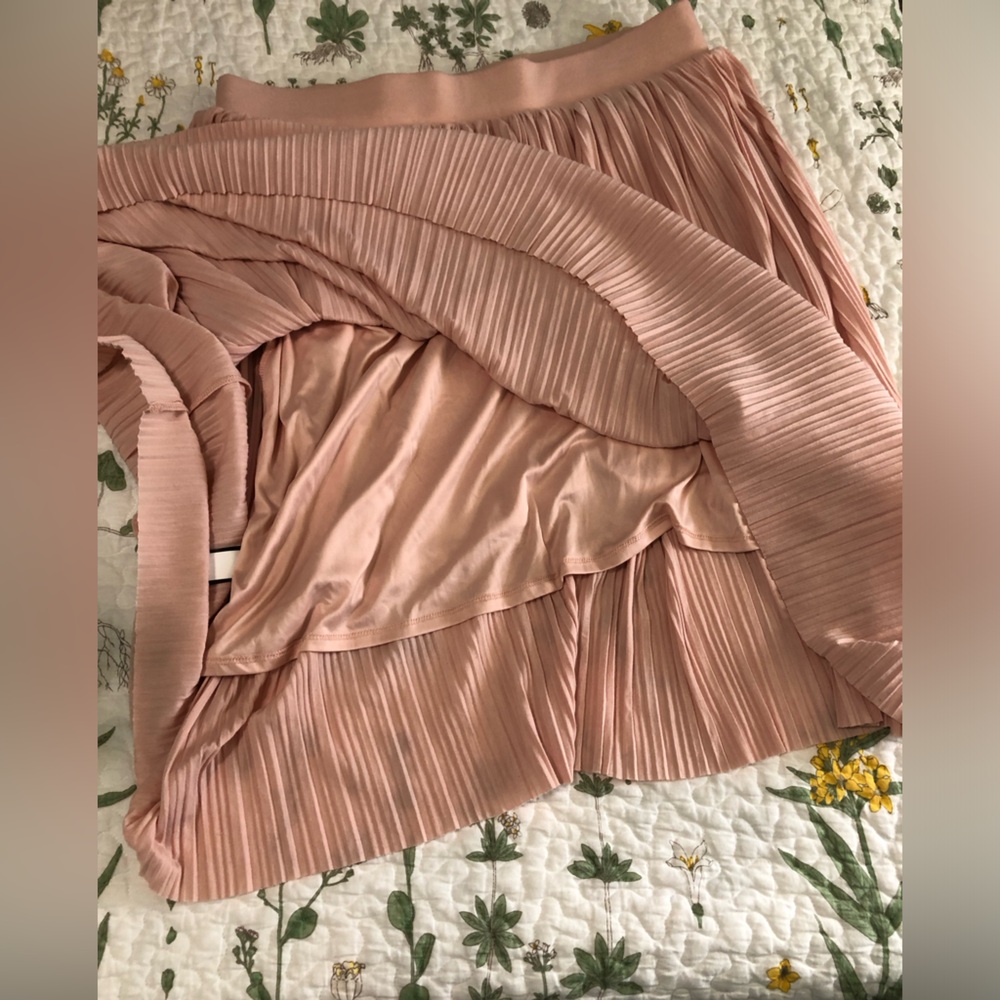 Pretty Ballet Pink Pleated Skirt Torrid Size 0 - Picture 3 of 9